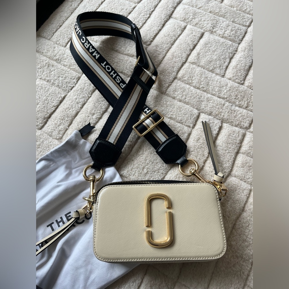 MARC JACOBS Small Snapshot Bag (New with dust bag)